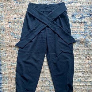 Club Monaco, Navy Blue Cropped Stretchy Trouser Pant, Size 4
